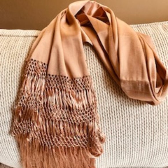 Accessories - NWOT Fringed Evening Wrap Shawl